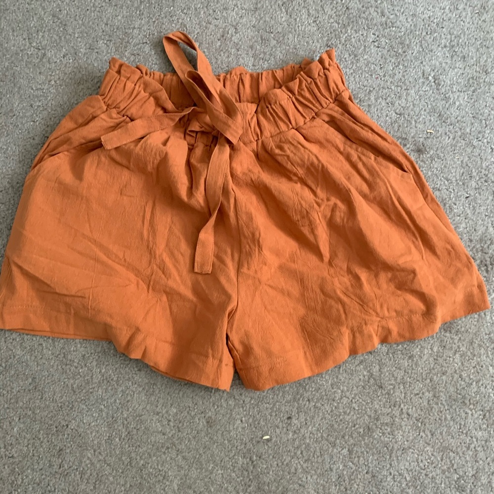 Belted linen shorts